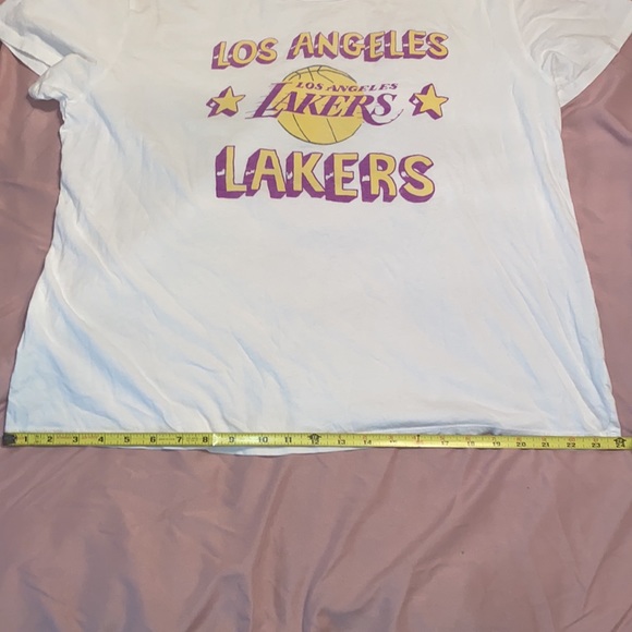 Lakers Graphic Tee - Picture 5 of 7